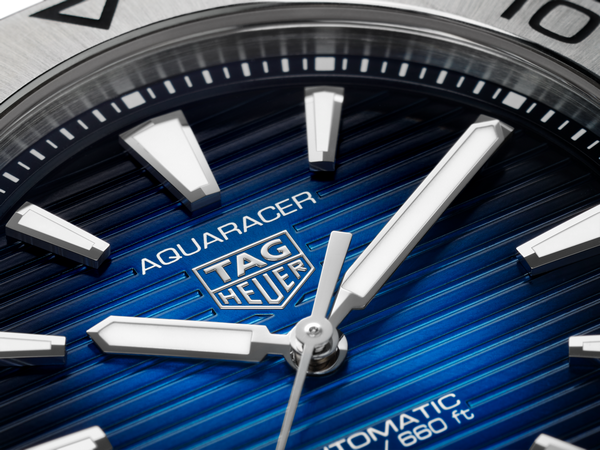 TAG Heuer Aquaracer Professional 200 Date 40 mm – Dial Insight